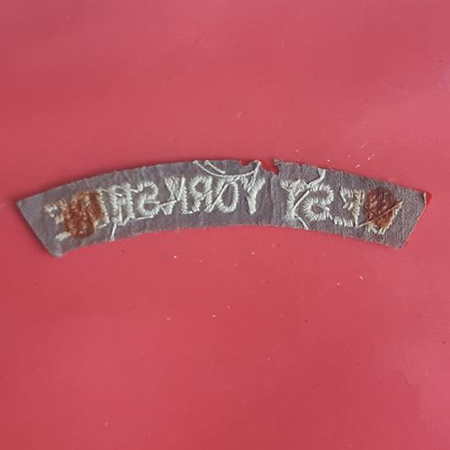 The West Yorkshire Regiment - Woven Shoulder Title. - Image 2