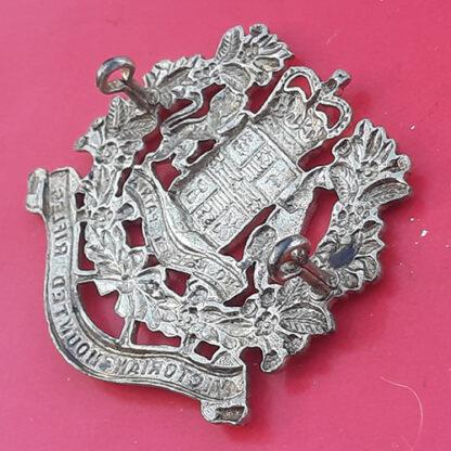 (Australia) - The Victorian Mounted Rifles - Queen's Crown Silvered Cap Badge. - Image 2