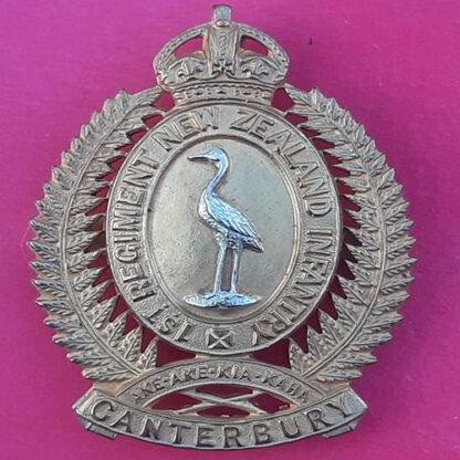 (New Zealand) - 1st Regiment New Zealand Infantry - Officers King's Crown Silver & Gilt Cap Badge.