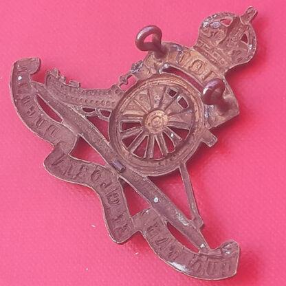 The Royal Artillery Militia - King's Crown Gilding Metal Cap Badge. - Image 2