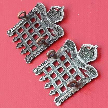 16th County Of London (Queen's Westminsters) - White Metal Collar Badges. - Image 2