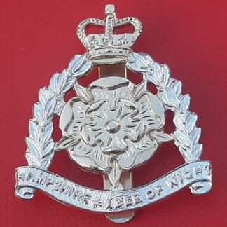 Hampshire & Isle Of Wight Rifles - Queen's Crown Gold & Silver Anodised Cap Badge.