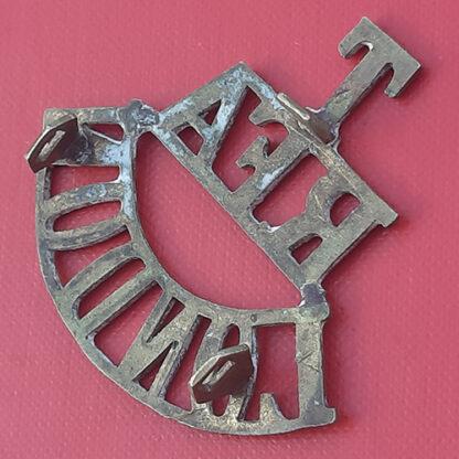 Royal Field Atillery ( London) Territorials - Gilding Metal Shoulder Title. - Image 2