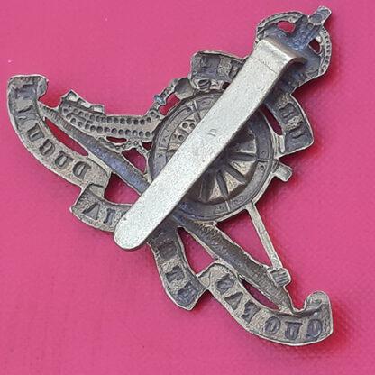 The Royal Artillery - King's Crown WW1 Economy Issue Gilding Metal Cap Badge. - Image 2