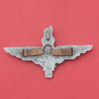 The Parachute Regiment - King's Crown WW2 Plastic Economy Cap Badge. - Image 2