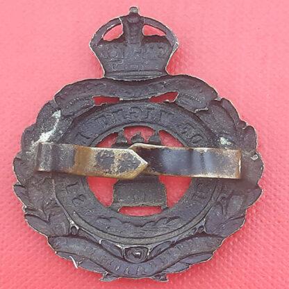 The Isle Of Wight Rifles - King's Crown Officer's Bronze Cap Badge. - Image 2