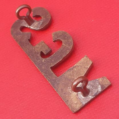 (Canada) Canadian Machine Gun Section - Gilding Metal Shoulder Title. - Image 2
