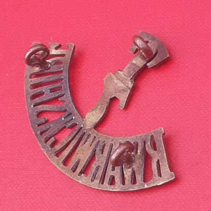 T7 Royal Warwickshire Territorials - Gilding Metal Shoulder Title. - Image 2