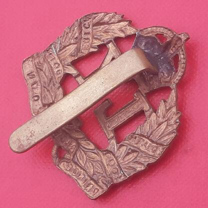 The Leicestershire Yeomanry - King's Crown Gilding Metal Cap Badge. - Image 2