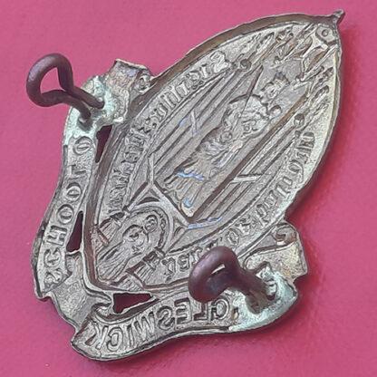 Giggleswick School O.T.C - Gilding Metal Cap Badge. - Image 2
