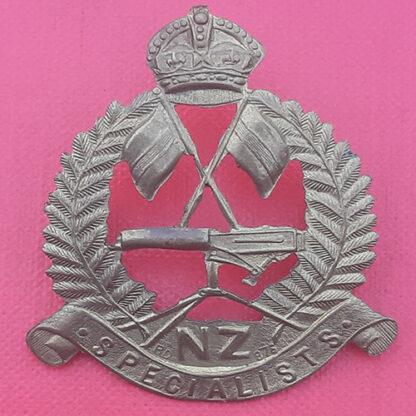 ( New Zealand ) Machine Gun Specialists - Gilding Metal Cap Badge.