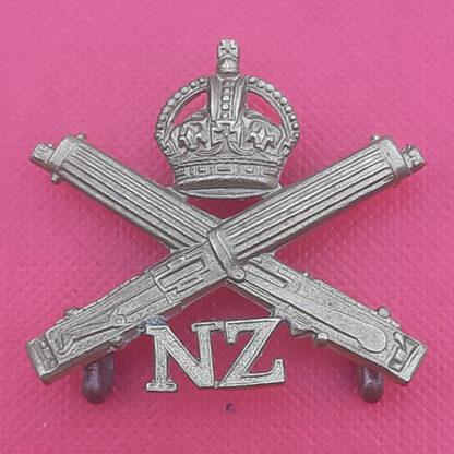 (New Zealand) The New Zealand Machine Gun Corps - Gilding Metal Collar Badge.