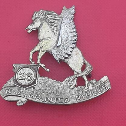 (New Zealand) The 26th New Zealand Mounted Rifles - WW1 Expeditionary Force Bi Metal Cap Badge.