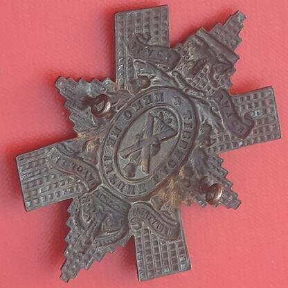 (Canada) The Royal Highlanders of Canada ( Black Watch ) - King's Crown Gilding Metal Cap Badge. - Image 2