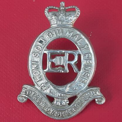 The Royal Horse Artillery - Queen's Crown Cap / Collar Badge.