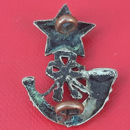 The Cameronians (Scottish Rifles) White Metal Collar Badge. - Image 2