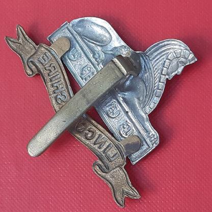 The Lincolnshire Regiment - Bi Metal Cap Badge. - Image 2