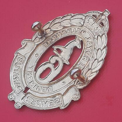 (Australia) 6th Battalion The Royal Melbourne Regiment. - King's Crown Gilt Cap Badge. - Image 2