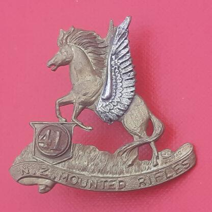 (New Zealand) 41st New Zealand Mounted Rifles - WW1 Expeditionary Force Bi Metal Cap Badge.