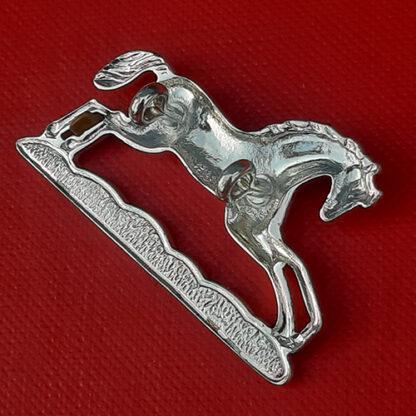 The Hussars & Light Dragoons Band - White Metal & Green Enamelled Cap Badge. - Image 2
