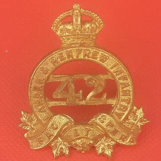 (Canadian Militia) 42nd Lanark & Renfrew Regiment - King's Crown Gilding Metal Collar Badge.