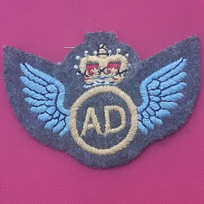 Air Despatch - Queen's Crown Woven Cloth Trade Badge.