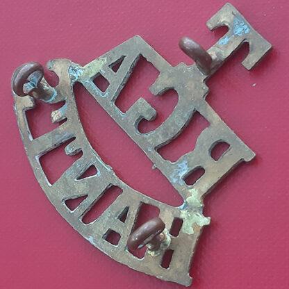 Royal Garrison Artillery The Hampshire Territorials - Gilding metal Shoulder Title. - Image 2