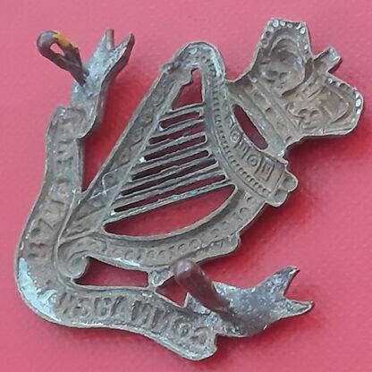 The Connaught Rangers  - Queen Victoria's Crown Gilding Metal Cap Badge. - Image 2