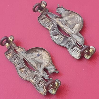 (Canada) The Royal Canadian Regiment - Gilding Metal Collar Badges. - Image 2