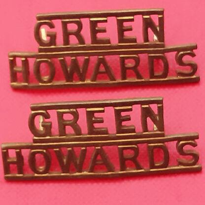 The Green Howards - Gilding Metal Shoulder Titles.