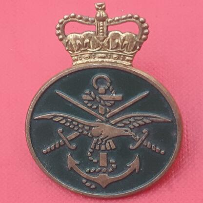 The Ministry Of Defence Messenger Service - Queen's Crown Metal Cap Badge.