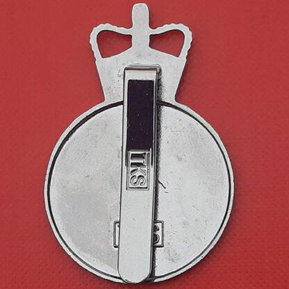 M.O.D Guard Service - Queen's Crown Enamelled Metal Cap Badge. - Image 2