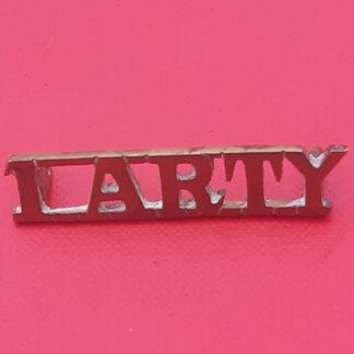 (India) Indian Artillery - Gilding Metal Shoulder Title.