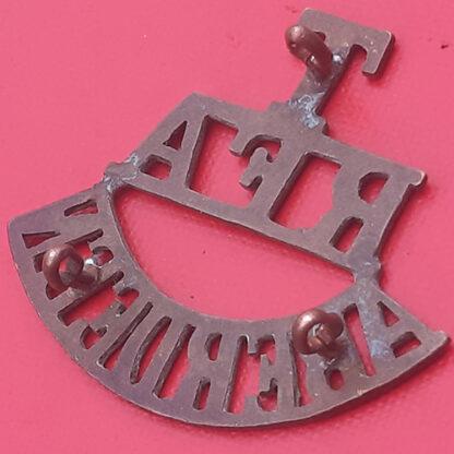 Royal Field Artillery Territorials Aberdeen - Gilding Metal Shoulder Title. - Image 2