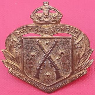 (Australia) Royal Australian Infantry Corps - King's Crown Gilding Metal Cap Badge.