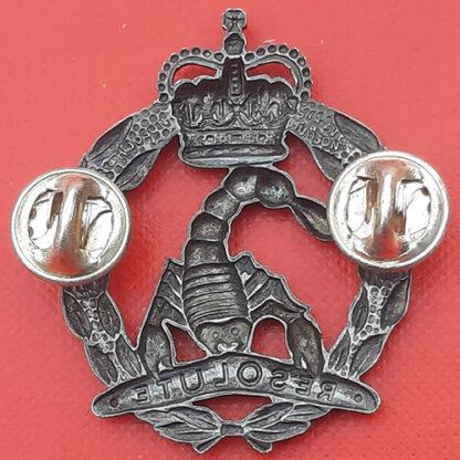 (Australia) 3rd Armoured  Regiment - Queen's Crown Blackened Cap Badge. - Image 2