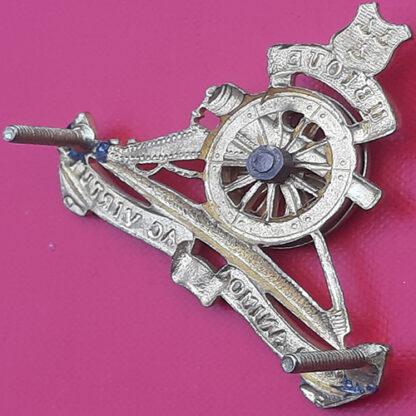 (South Africa) The Orange Free State Field Artillery - Gilding Metal Cap Badge. - Image 2