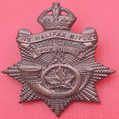 (Canada) The Halifax Regiment - King's Crown Gilding Metal Cap Badge.