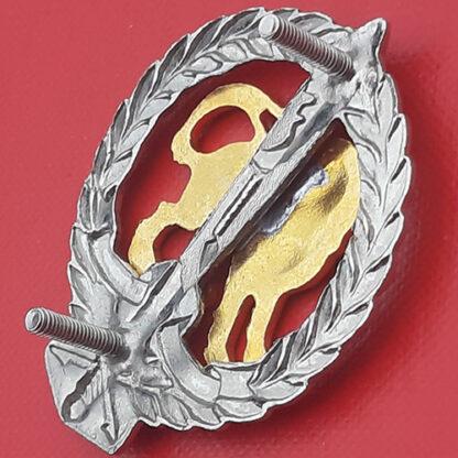 (South Africa) South Africa Regiment Hillcrest - Bi Metal Cap Badge. - Image 2