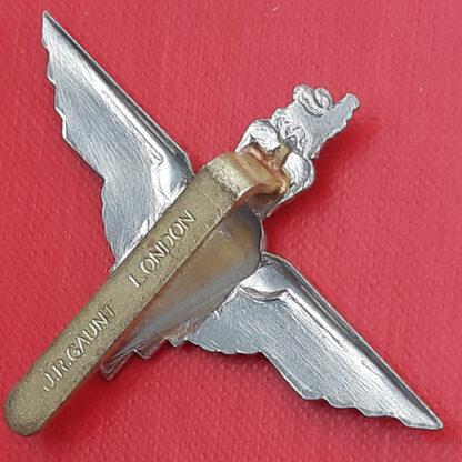 The Parachute Regiment -  Queen's Crown White Metal Cap Badge. - Image 2