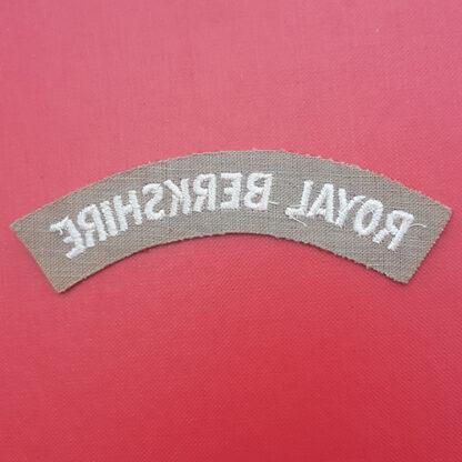 The Royal Berkshire Regiment - Woven Cloth Shoulder Title. - Image 2