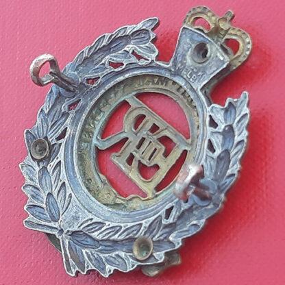 (Australia) Royal Australian Engineers - Queen's Crown Bi Metal Cap Badge. - Image 2