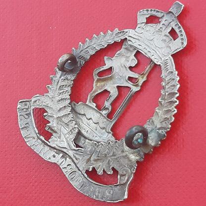 (New Zealand)  Reinforcements Rifle Brigade - King's Crown White Metal Cap Badge. - Image 2