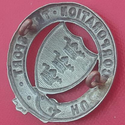 Hull Corporation Transport - White Metal Cap Badge. - Image 2
