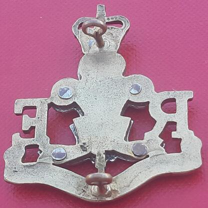 The Royal Monmouthshire Royal Engineers - Queen's Crown Officer's Silver & Gilt Cap Badge. - Image 2