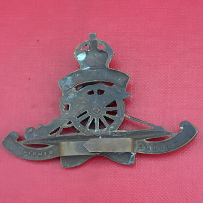 (Canada) Royal Canadian Artillery - King's Crown Officers Service Dress Bronzed Cap Badge. - Image 2