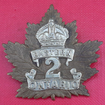 (Canada) 2nd Infanry Battalion Eastern Ontario Regiment - King's Crown Bi Metal Cap Badge.