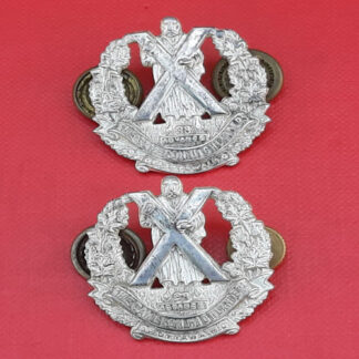 (Canada) The Cameron Highlanders Of Ottawa (M.G) - Officers Silver Plate Collar Badges.