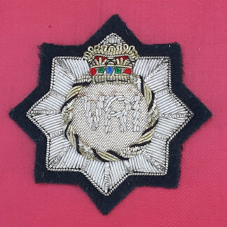 (Canada) Queen Victoria's Rifles - Queen's Crown Bullion Cap Badge.