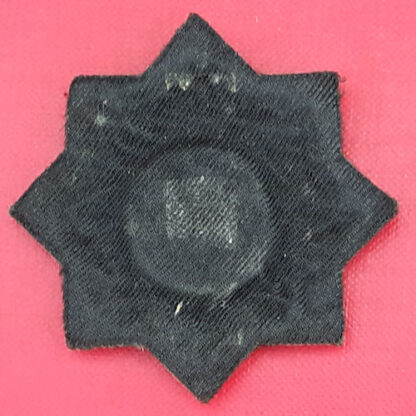 (Canada) Queen Victoria's Rifles - Queen's Crown Bullion Cap Badge. - Image 2